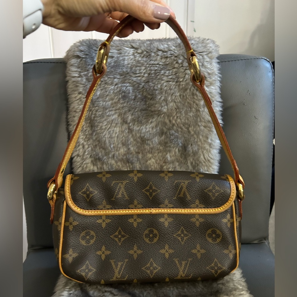 Louis Vuitton TIKAL Monogram Shoulder Bag - Picture 14 of 14